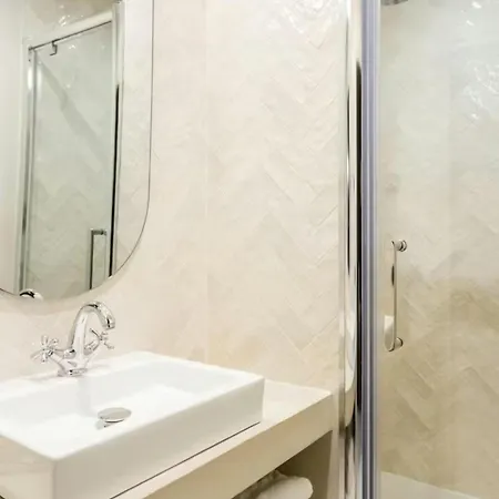 Roma Essence * البندقية